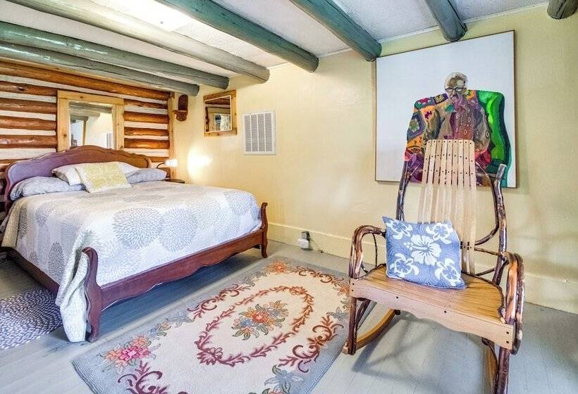 4 Mi To Historic District: Calico Rock Cabin!