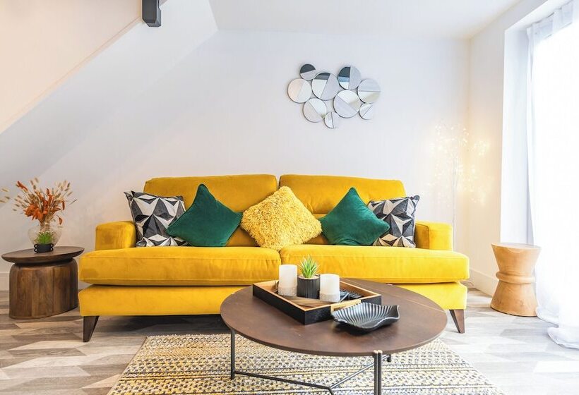 Резиденция Captivating 2 Bed House In Nettleham