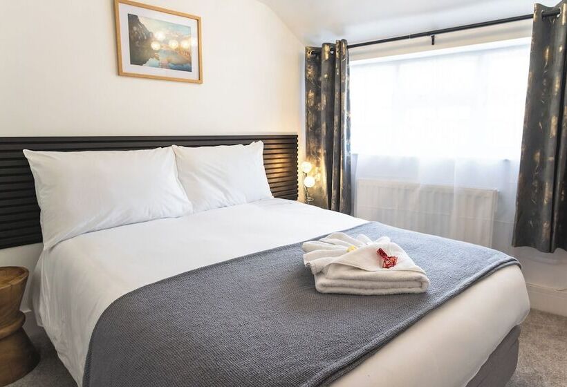 Резиденция Captivating 2 Bed House In Nettleham