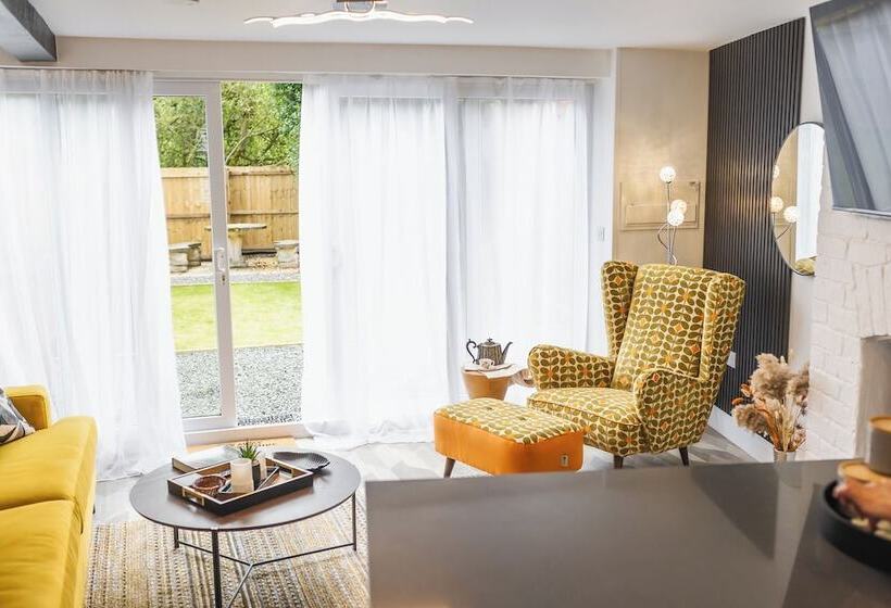 Резиденция Captivating 2 Bed House In Nettleham