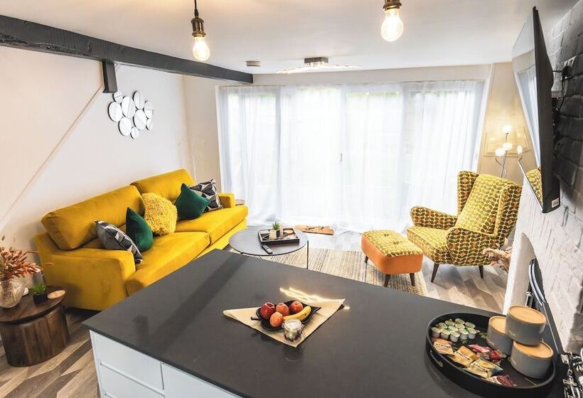 Резиденция Captivating 2 Bed House In Nettleham