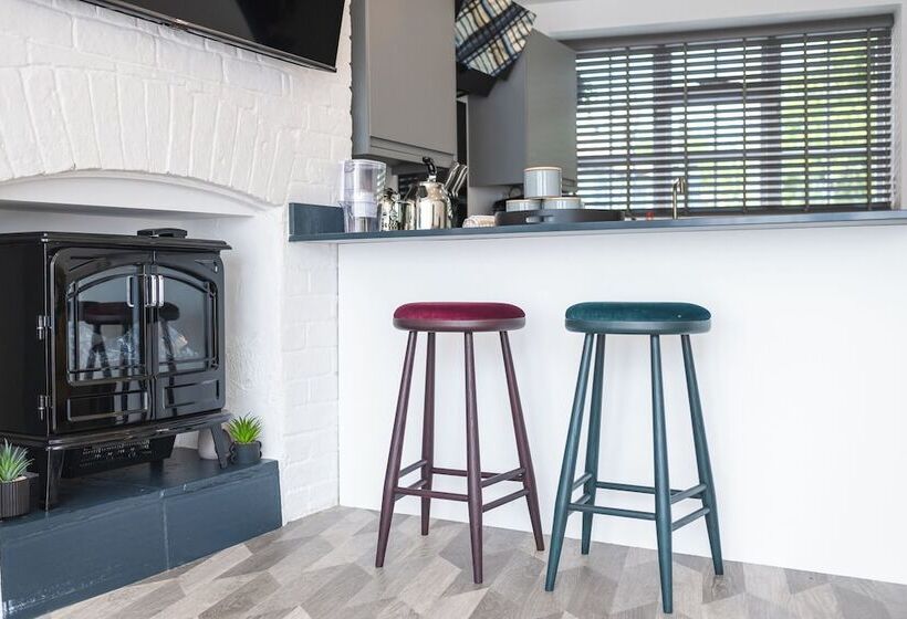 Резиденция Captivating 2 Bed House In Nettleham