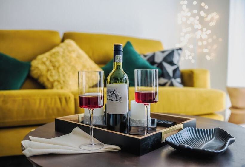 Резиденция Captivating 2 Bed House In Nettleham