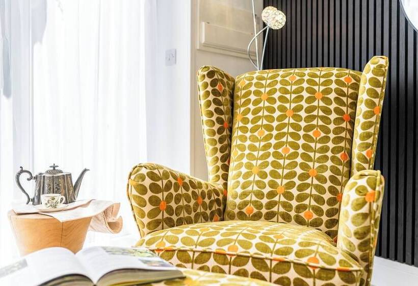 Резиденция Captivating 2 Bed House In Nettleham