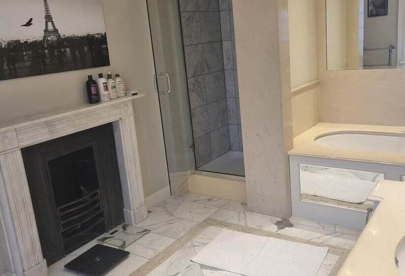 اقامتگاه Park Village Luxury House   Central London