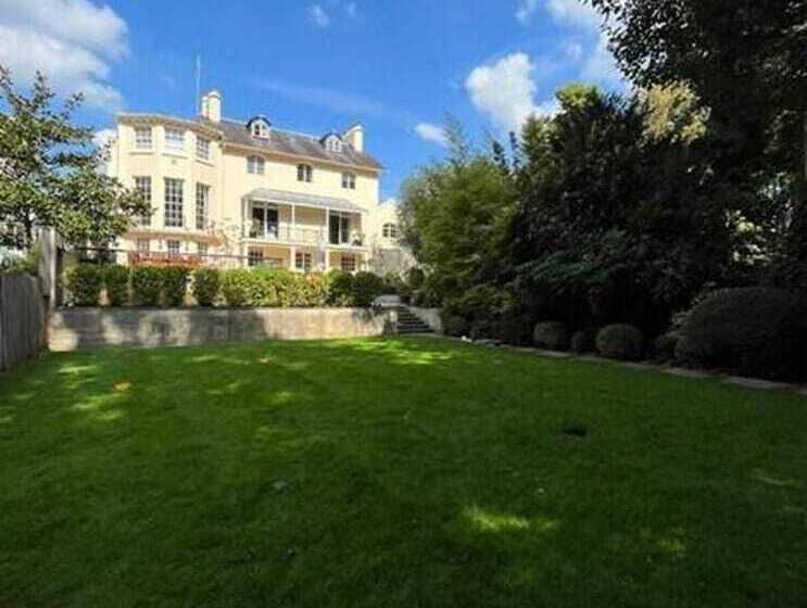 اقامتگاه Park Village Luxury House   Central London