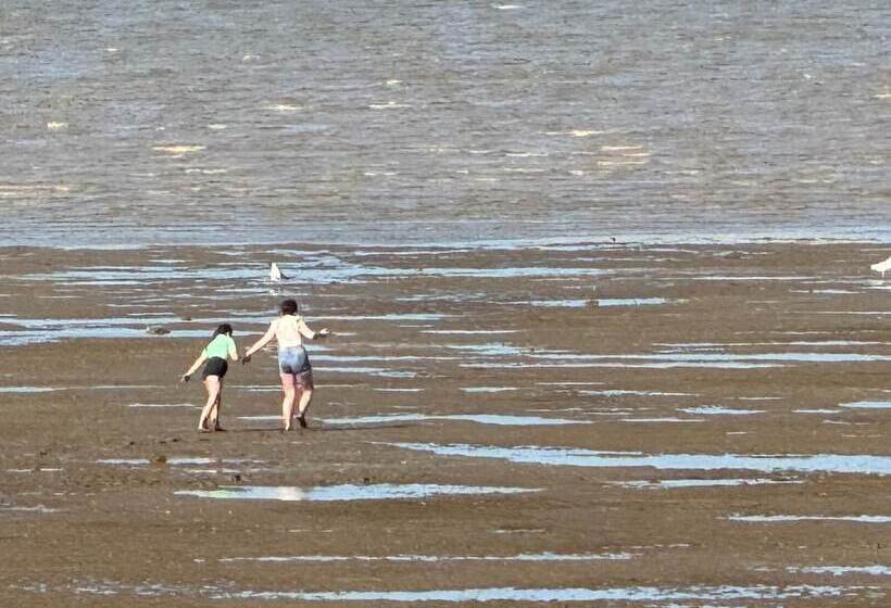 住所  Seaside Escape Haven In Isle Of Sheppy