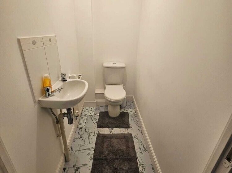 레지던스 Sittingbourne Serenity   Spacious 4 Bed House