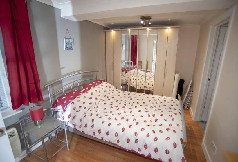 إقامة Tranquil Retreat In St Albans