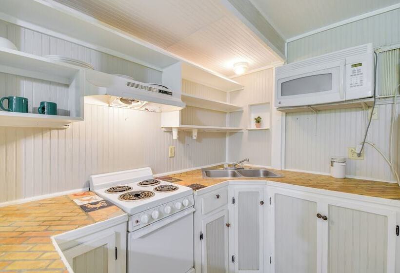 Hike, Fish, Kayak: Fairhope  River Cottage