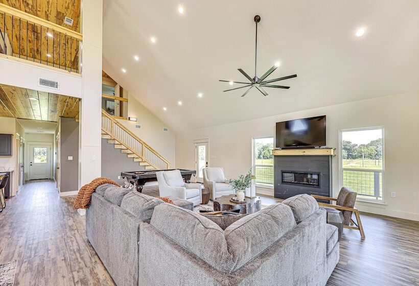 Riverfront Murfreesboro Cabin W/ Fire Pit