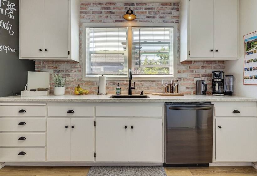 Santa Rosa Home W/ Fire Pit < 1 Mi To Downtown!