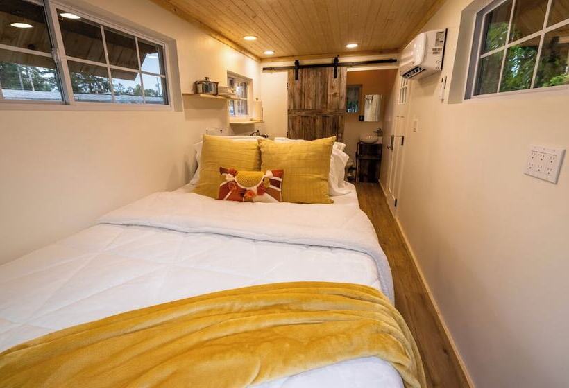 Schuyler Yacht Basin