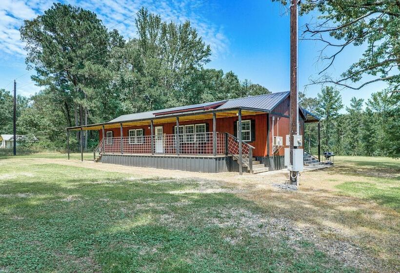 Secluded Broken Bow Cabin W/ Fishing Pond & Views!