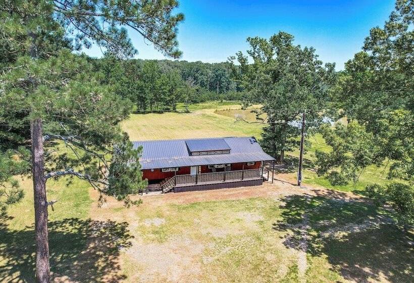 Secluded Broken Bow Cabin W/ Fishing Pond & Views!