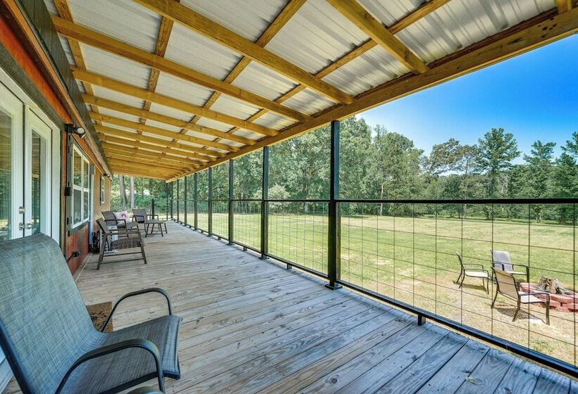 Secluded Broken Bow Cabin W/ Fishing Pond & Views!