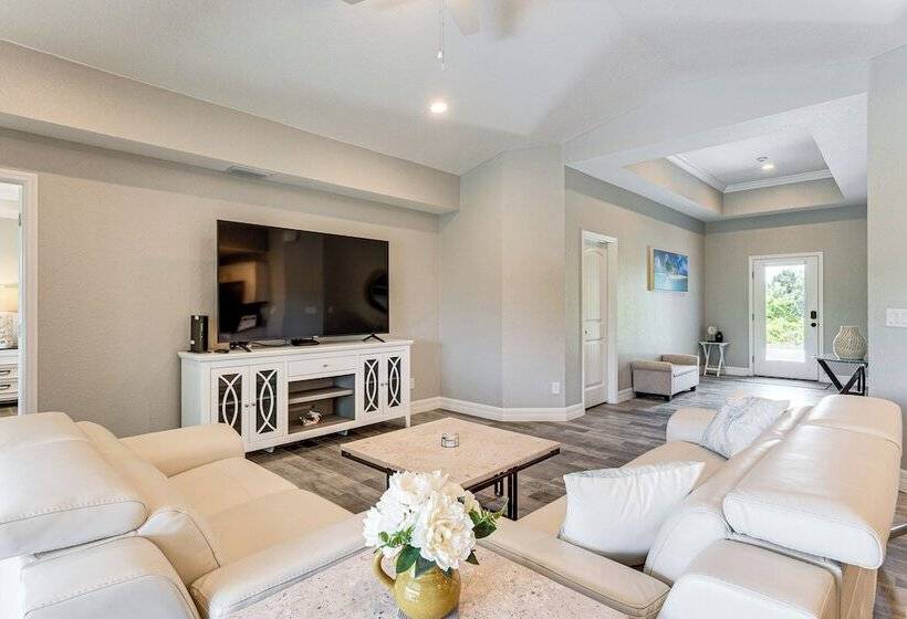 South Gulf Cove Retreat W/ Grill   13 Mi To Beach!