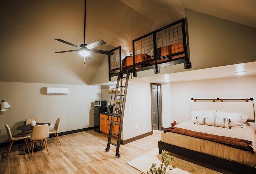 Starlight Haven Weiss Lake