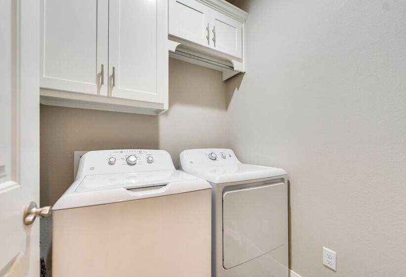 Texas Home W/ Hot Tub: 3 Mi To Downtown Canyon!