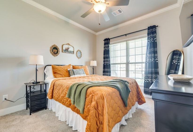 Texas Home W/ Hot Tub: 3 Mi To Downtown Canyon!