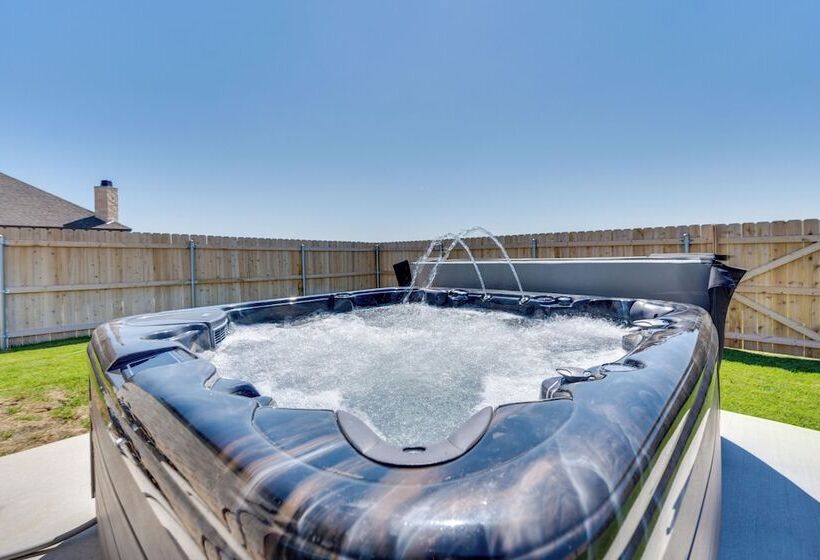 Texas Home W/ Hot Tub: 3 Mi To Downtown Canyon!