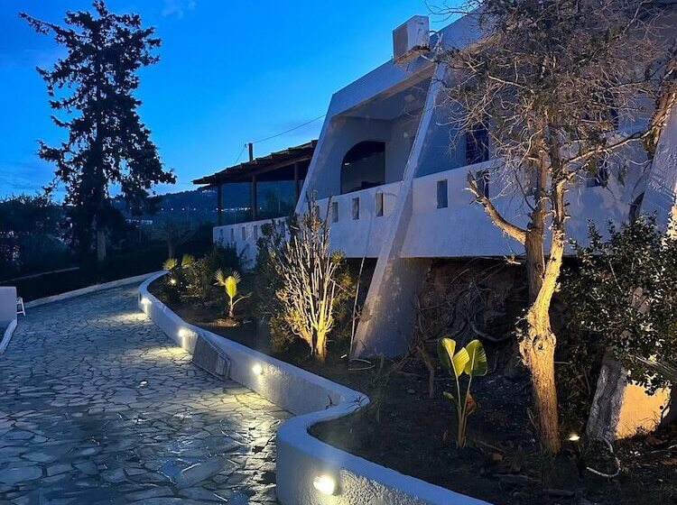 Thalia Bloom Villa Apartments