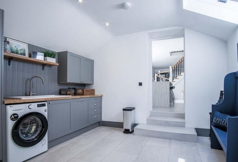 The Granary   3 Bed Barn Conversion   Llawhaden