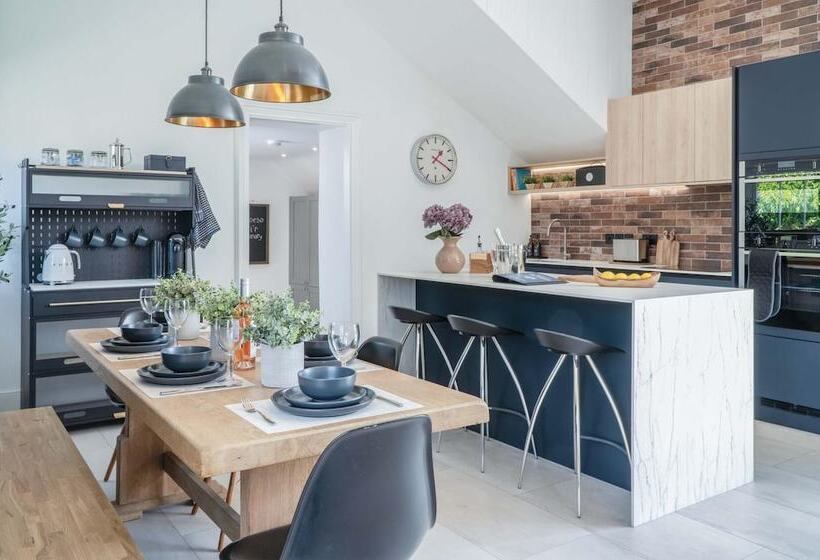 The Granary   3 Bed Barn Conversion   Llawhaden