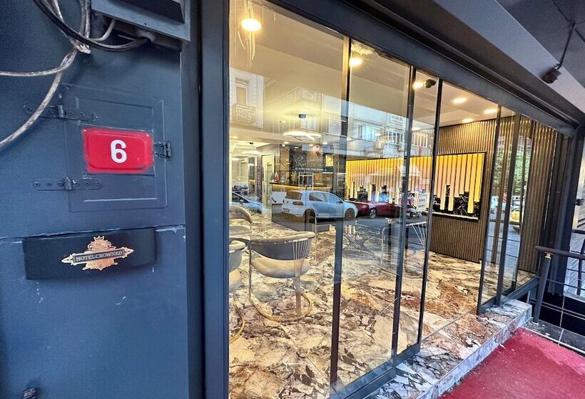 ホテル Crowned Exclusive