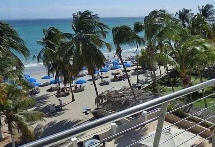 هتل Yaque Beach