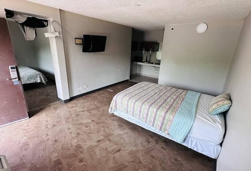 בית מלון כפרי Hallmark Inn