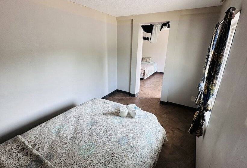 בית מלון כפרי Hallmark Inn