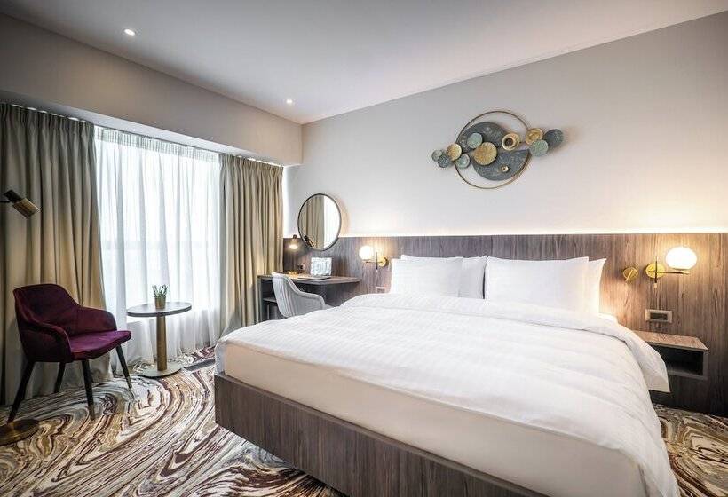 ホテル Ramada By Wyndham Bucharest Otopeni Airport