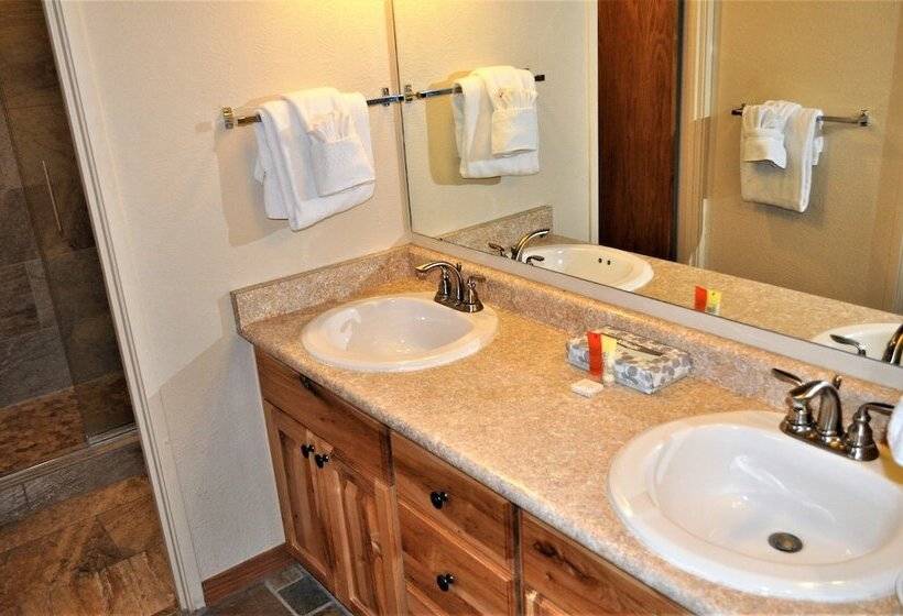 호텔 Summit House 2 Bed 2 Bath B
