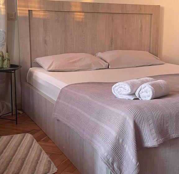 پانسیون Nits Guest House