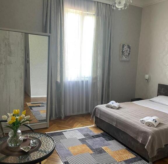 پانسیون Nits Guest House