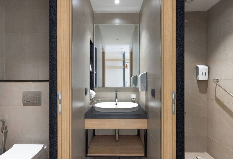 Отель Lilac Kumbakonam