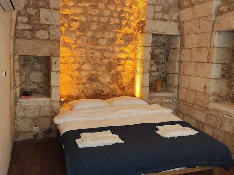 هتل Pin Traveler House