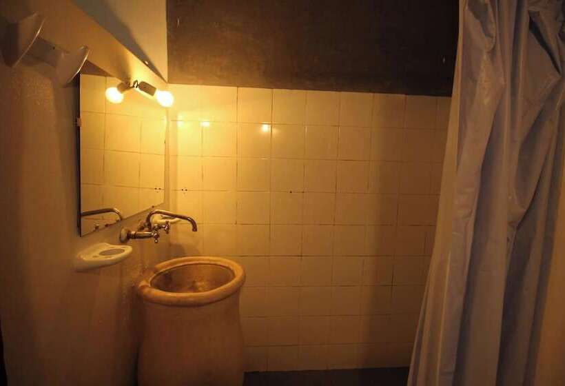 پانسیون Asarag Lodge, Mirlft Centre