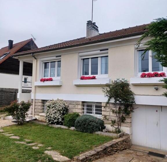 פנסיון Olympique House