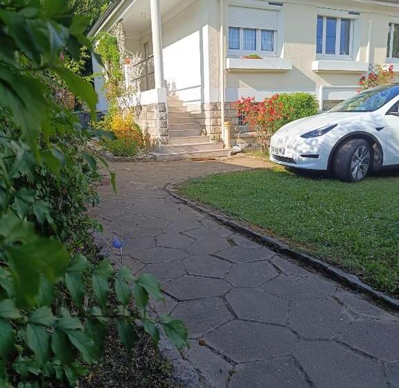 פנסיון Olympique House