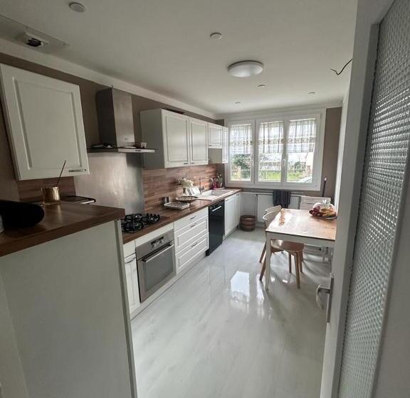 פנסיון Olympique House