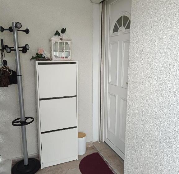 פנסיון Olympique House