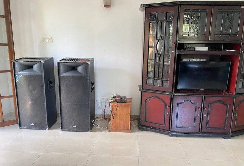 بنسيون Stadium Reach Layathraa