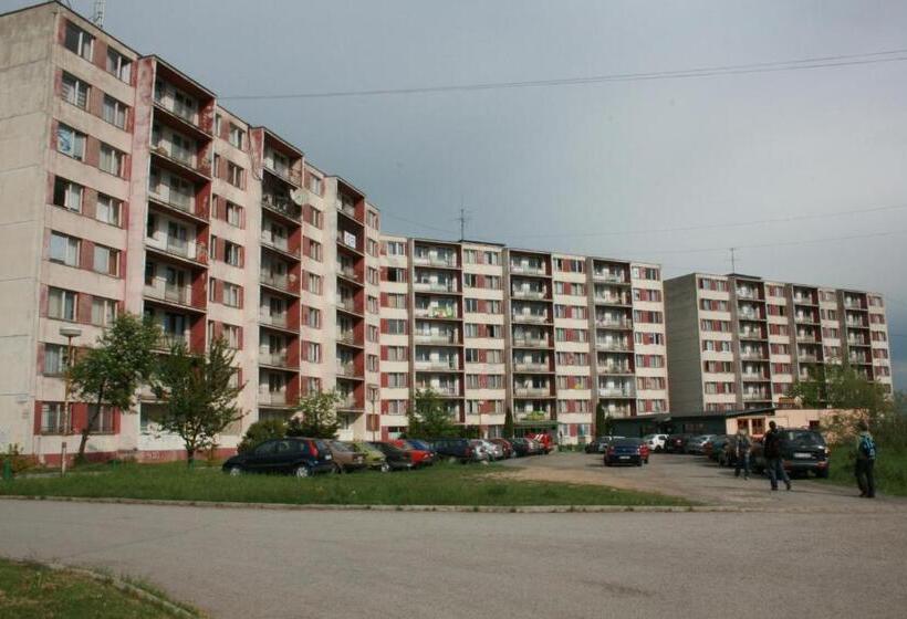 هاستل šd Jedlíkova 5