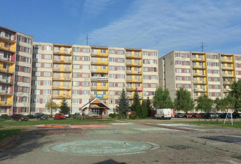 هاستل šd Jedlíkova 5