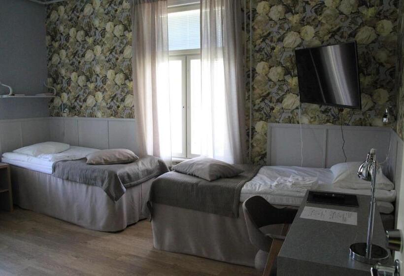 旅馆 Savonlinnan Kansanopisto   Wanha Pappila