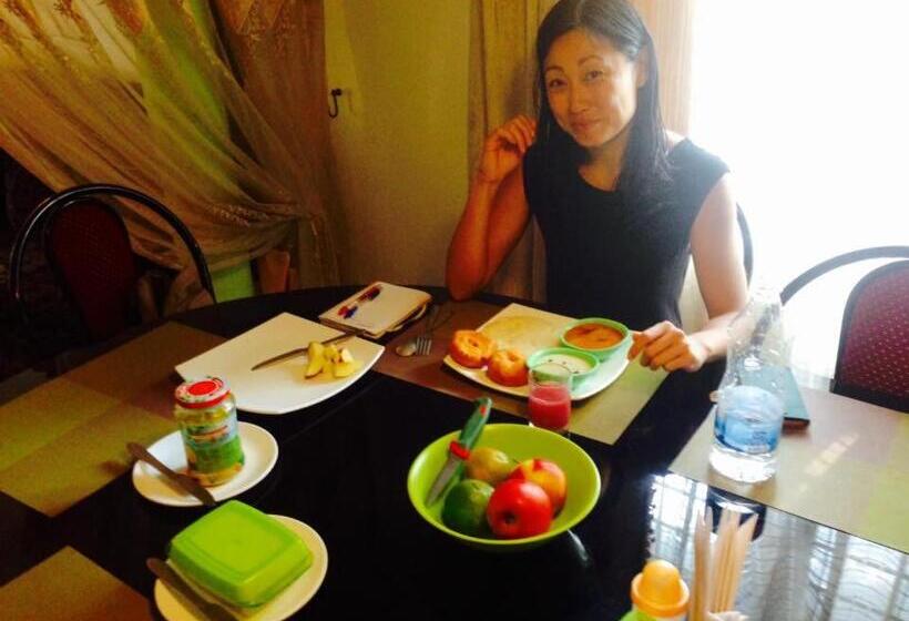 تختخواب و صبحانه Green Leaf Home Stay