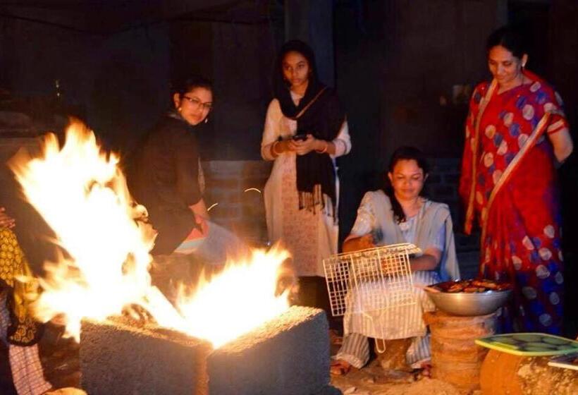 تختخواب و صبحانه Green Leaf Home Stay