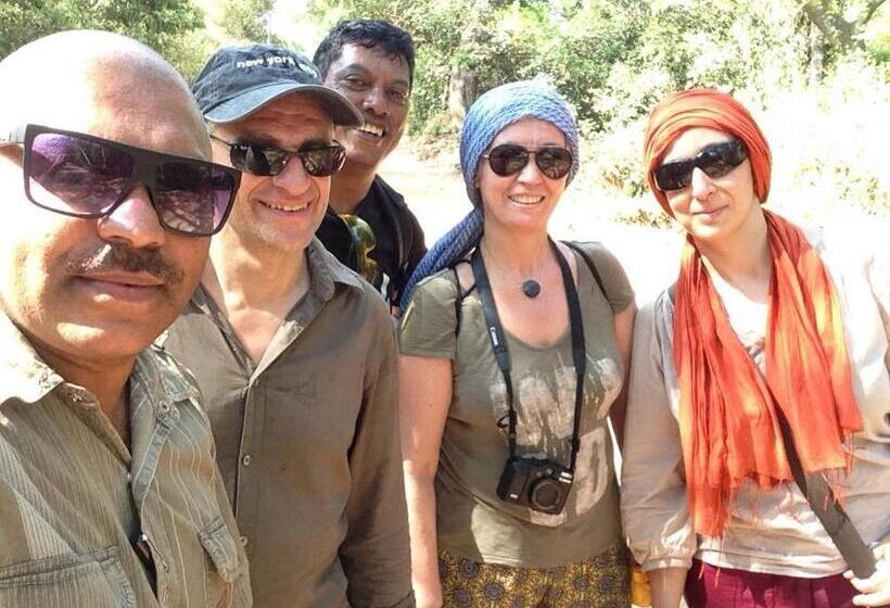 تختخواب و صبحانه Green Leaf Home Stay